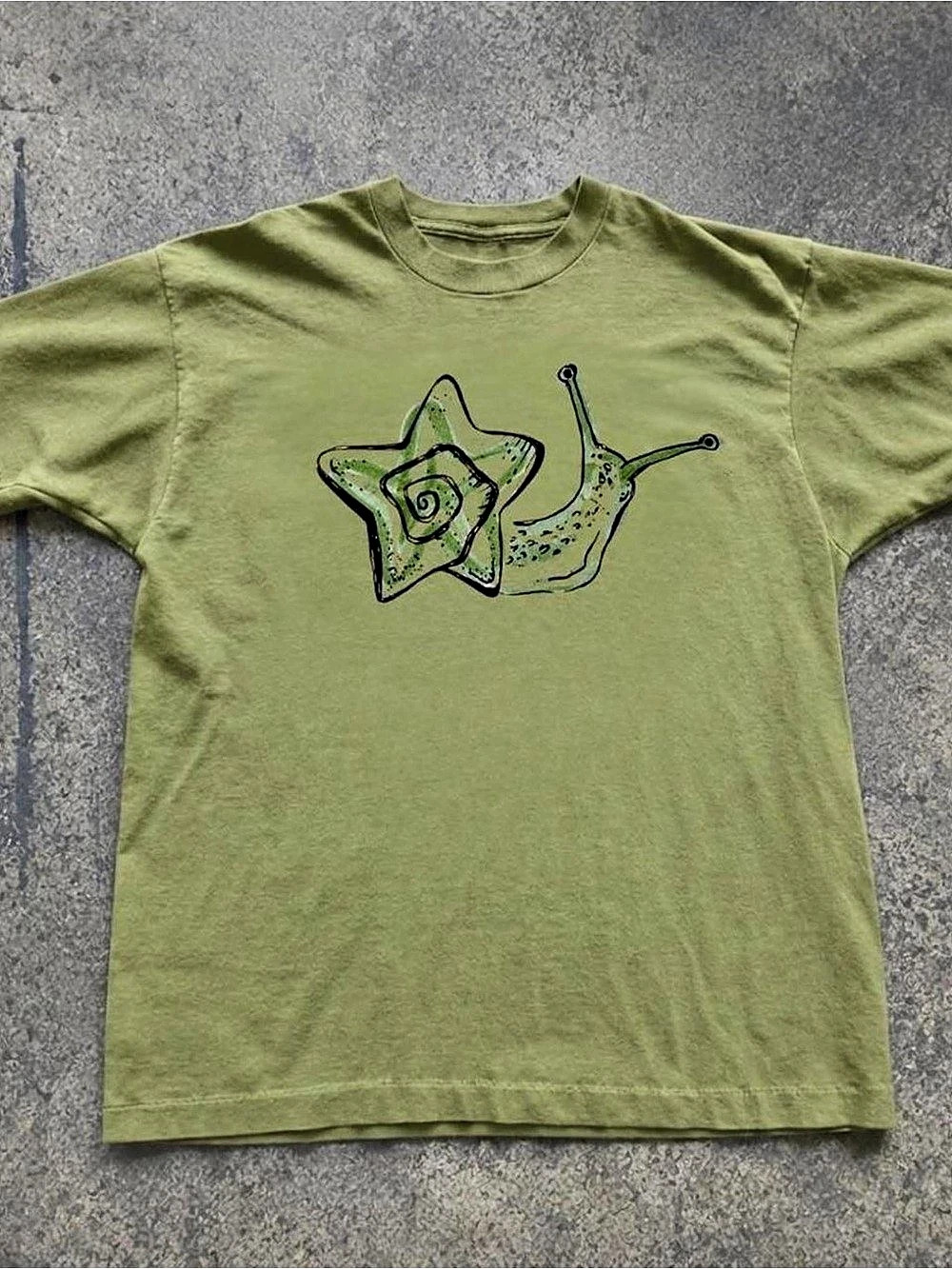 Gildan Snail T-Shirt Green Graphic Short Sleeve